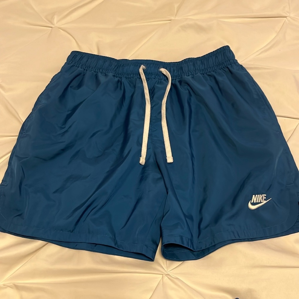Nike men’s club woven flow shorts